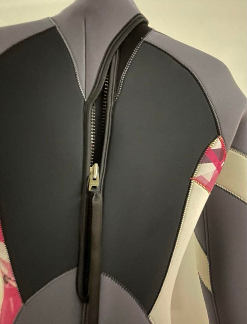 ウェットスーツ　ハンガー付き！