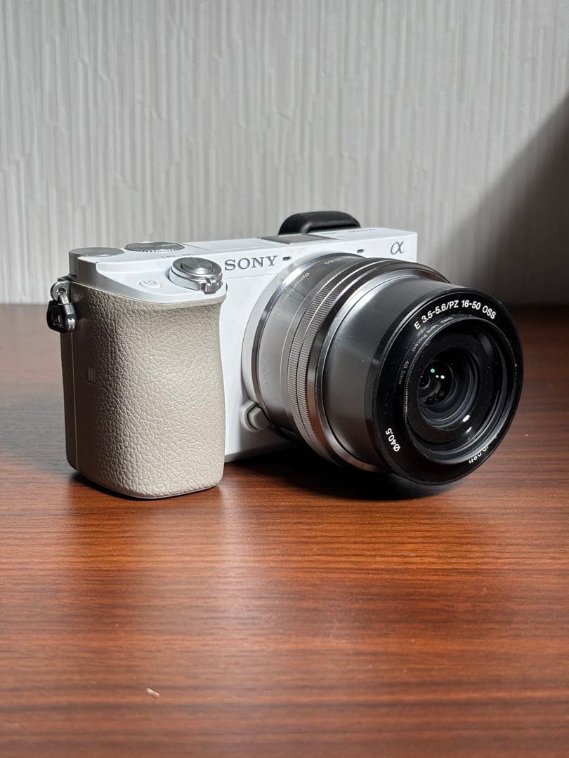 SONY ミラーレスカメラ α6100 ホワイト ダブルズームレンズセット