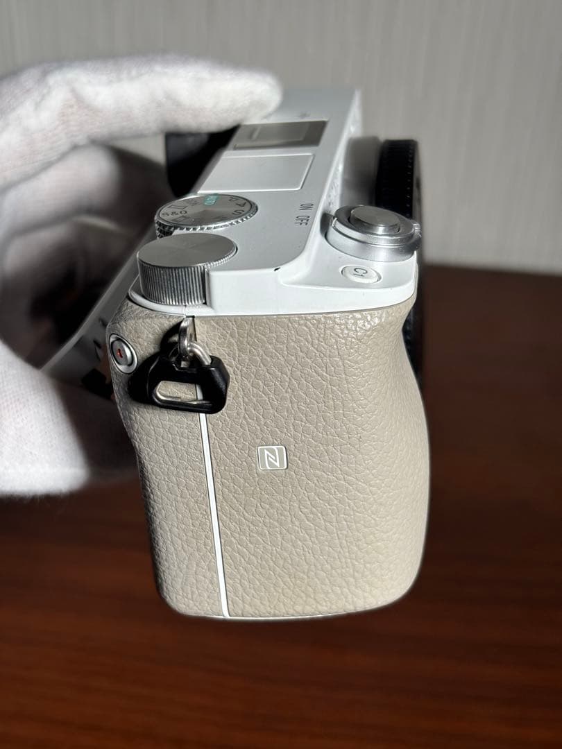 SONY ミラーレスカメラ α6100 ホワイト ダブルズームレンズセット