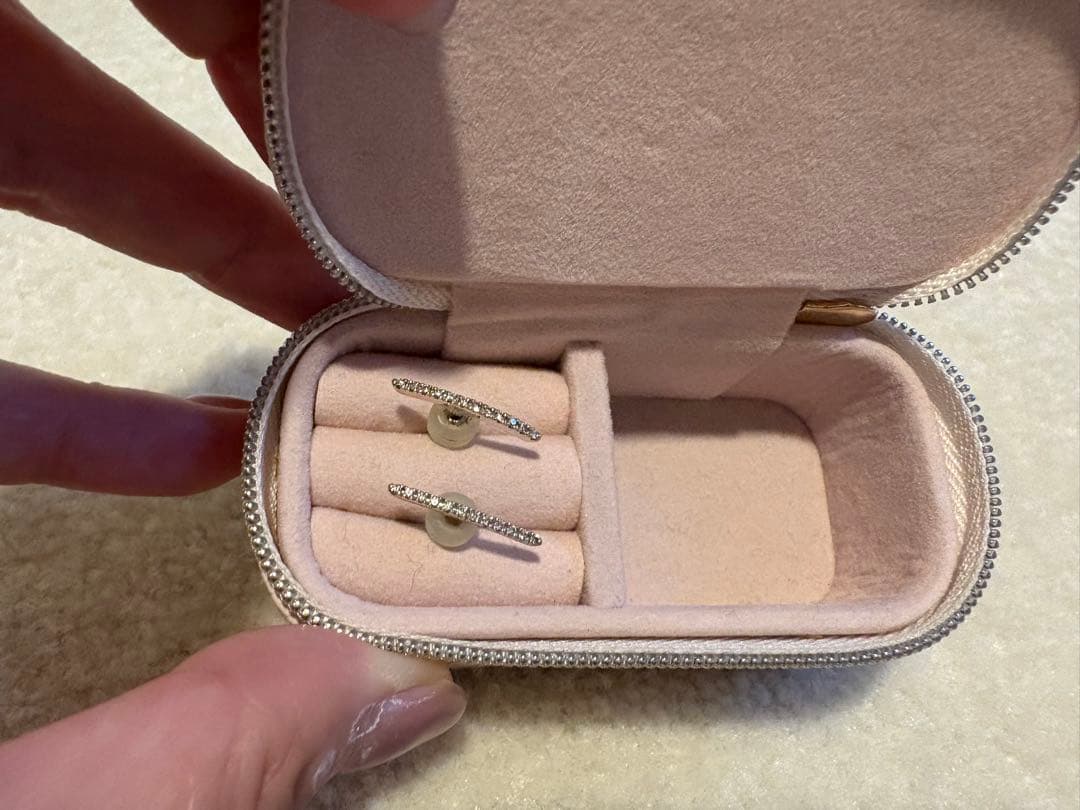 Hirotaka ダイヤモンドショートバーピアス（両耳）