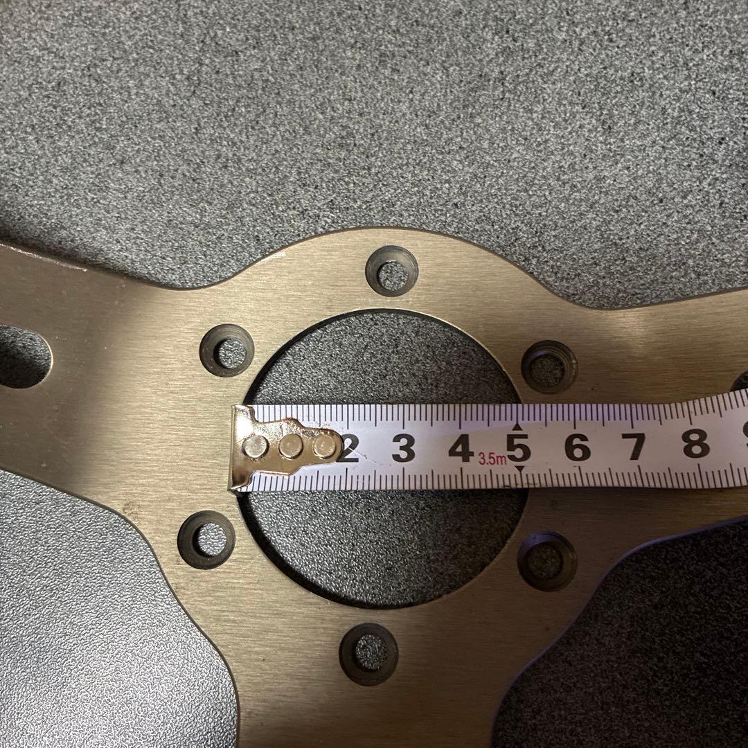 MOMO ステアリング ブラック/黄色330mm ドリフト　33パイ