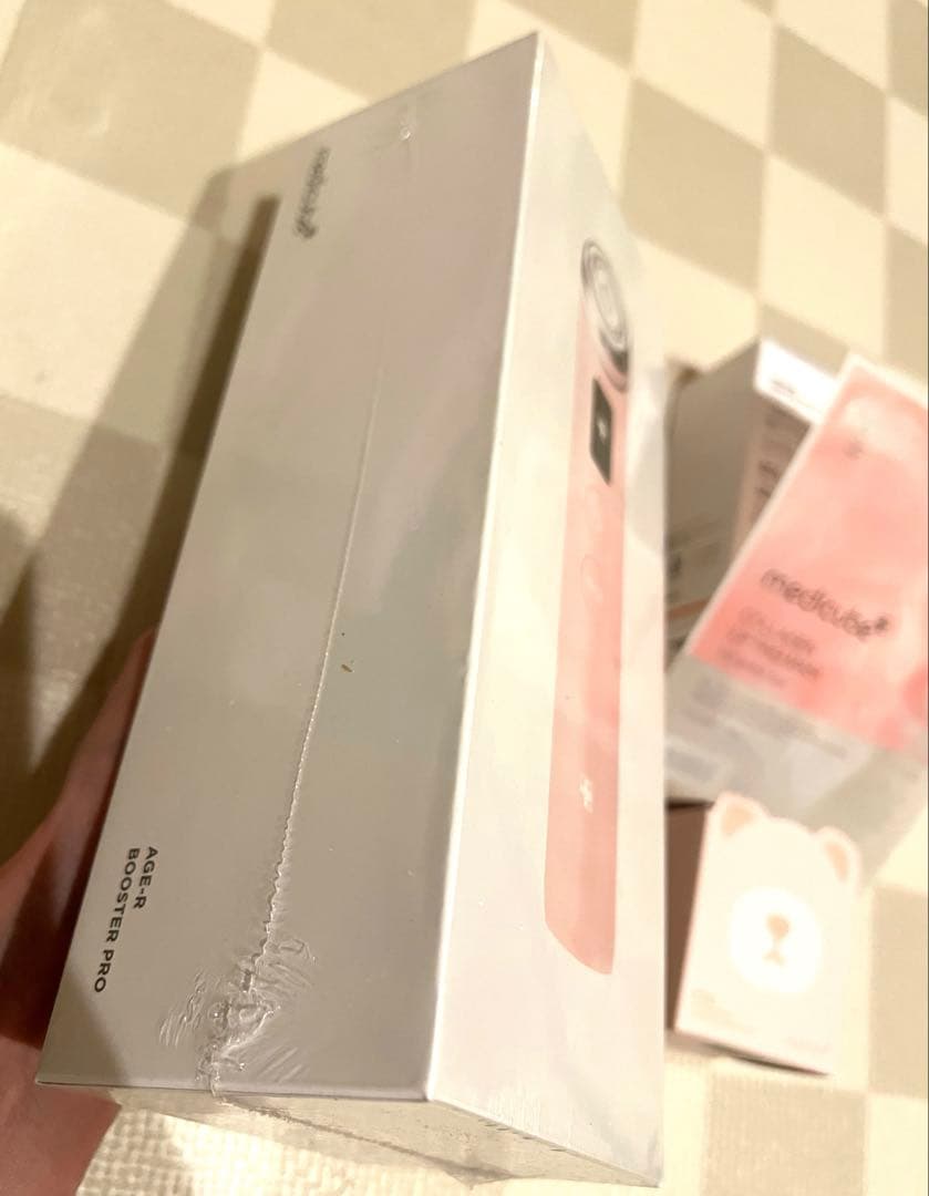 (購入者確定済)medicube ブースタープロ　美顔器