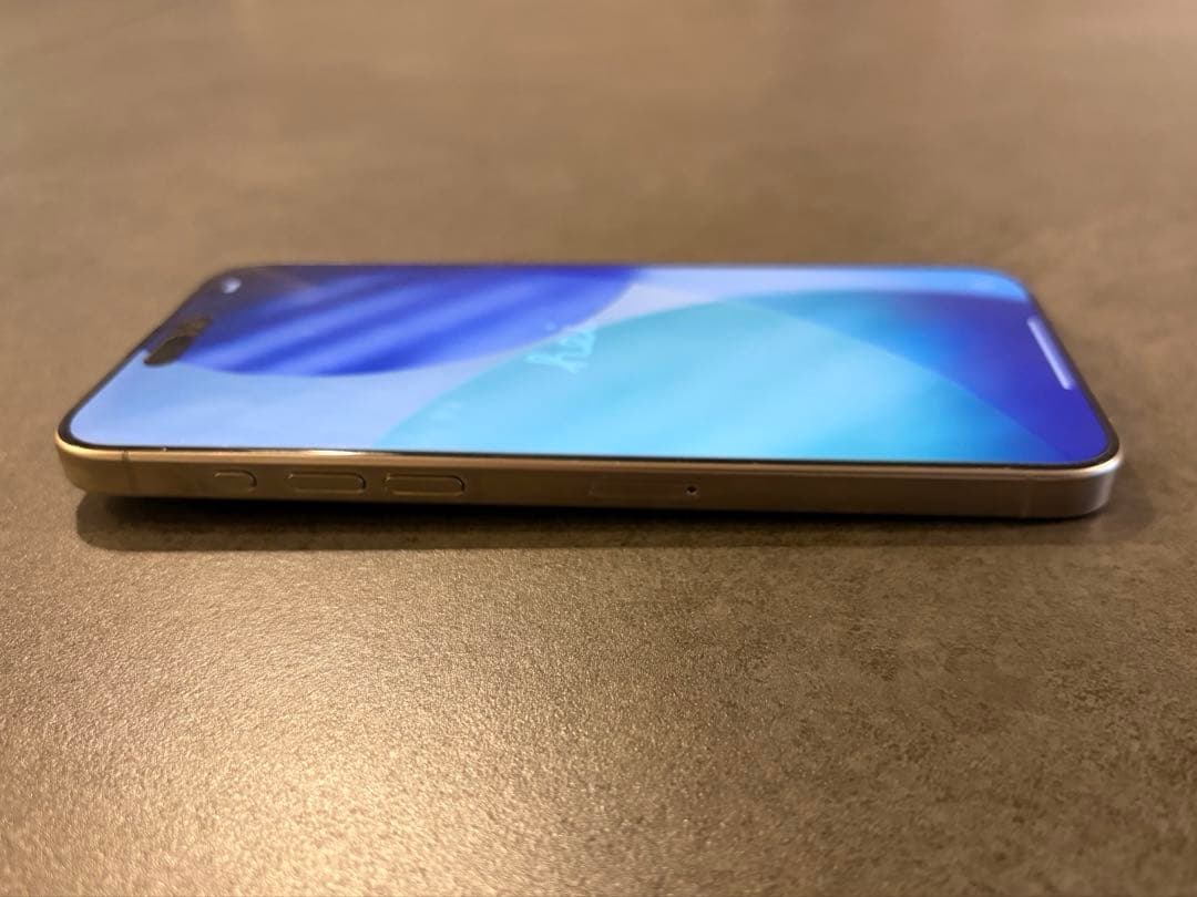 【美品】iPhone 15 Pro Max 海外版 + CASETiFYケース