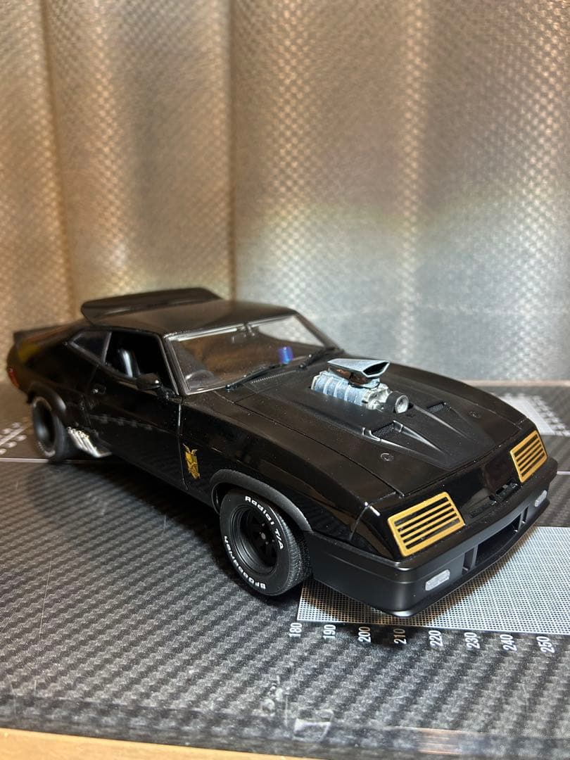 1/18 FORD XB FALCON マッドマックス インターセプター