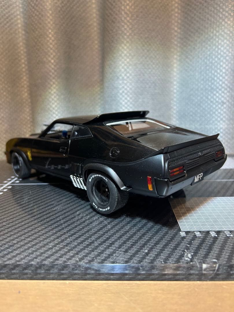 1/18 FORD XB FALCON マッドマックス インターセプター