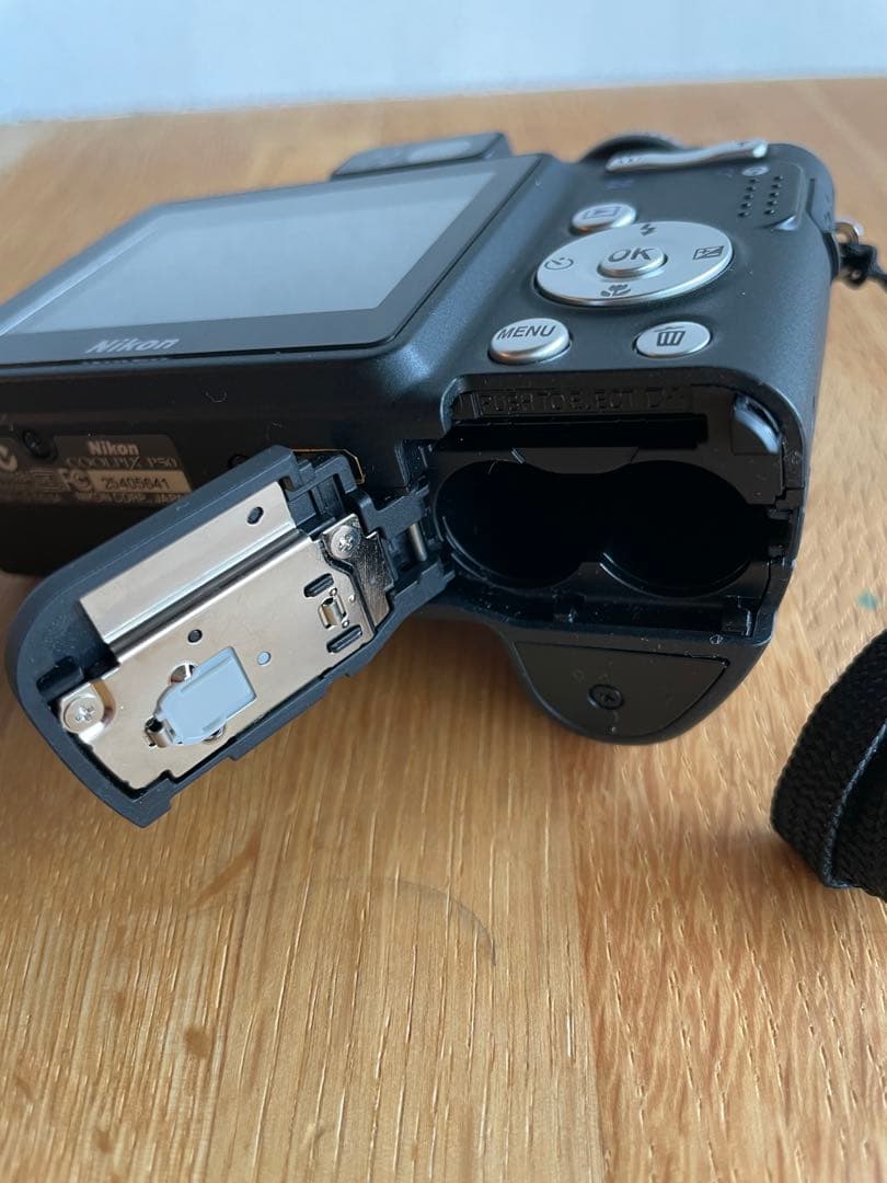 Nikon COOLPIX P50 本体と付属品　匿名配送