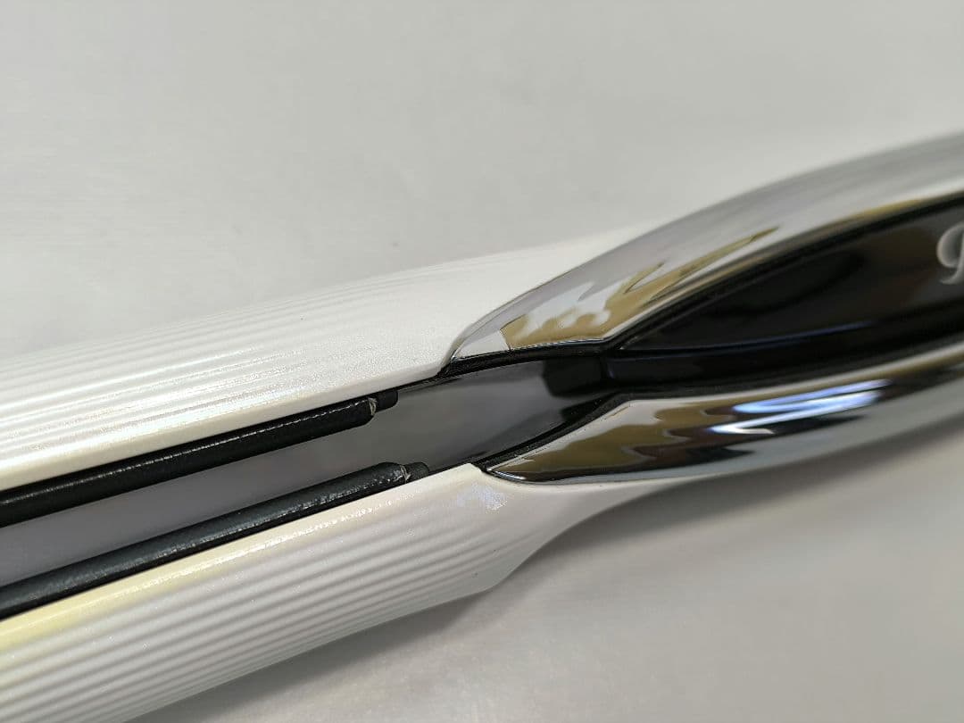 2021年製　正規品　ReFaリファ ビューテック ストレートアイロン