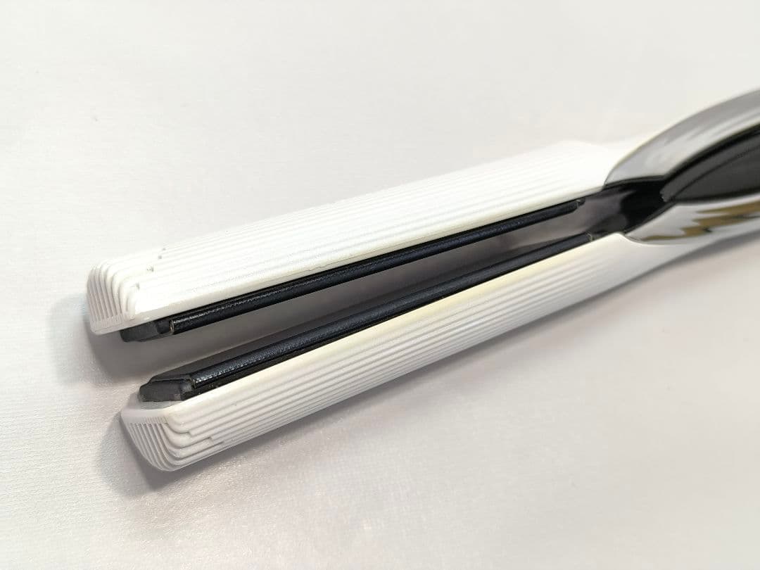 2021年製　正規品　ReFaリファ ビューテック ストレートアイロン