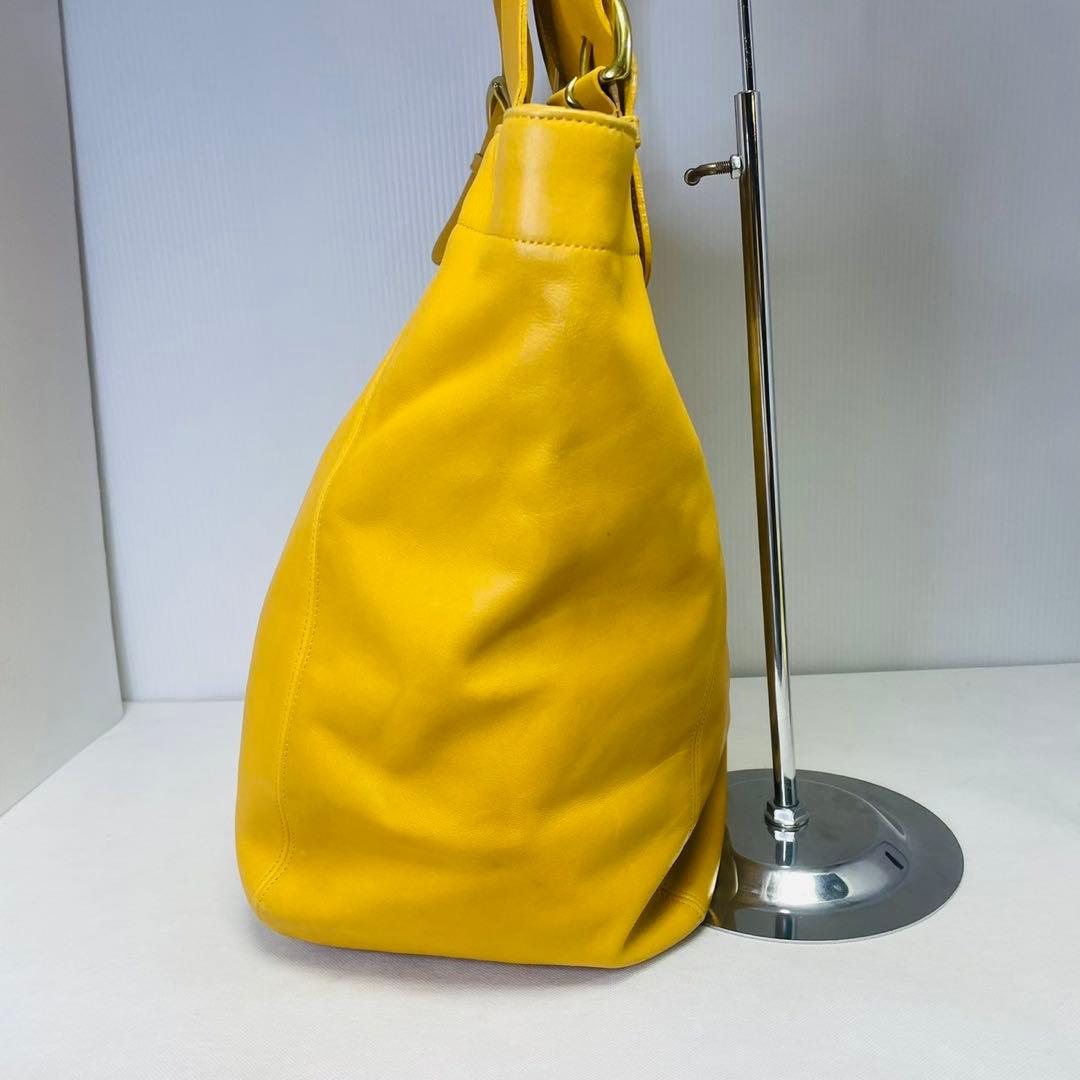 オールドCOACH コーチ　トートバッグ 黄色　レザー　ロゴチャーム付き