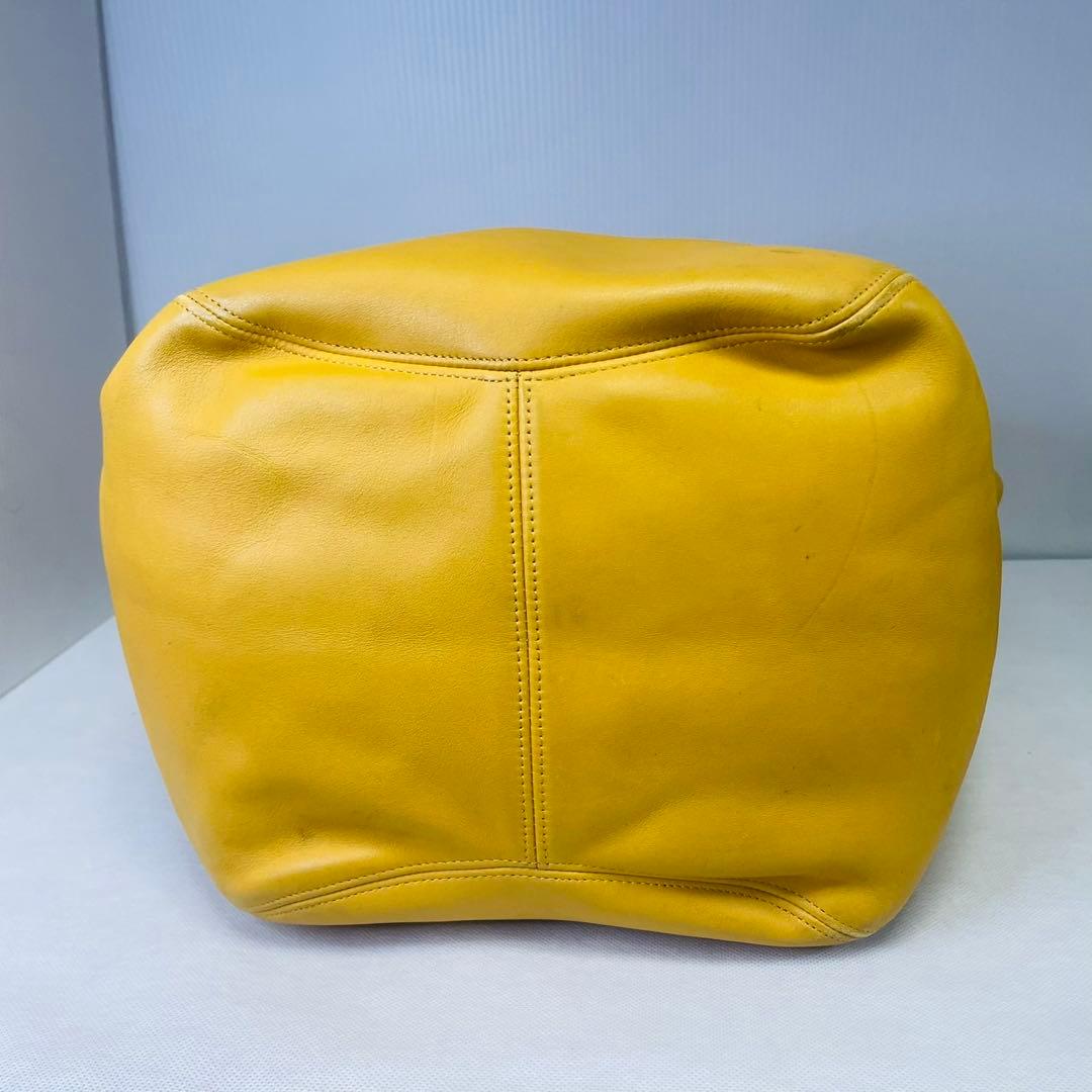 オールドCOACH コーチ　トートバッグ 黄色　レザー　ロゴチャーム付き