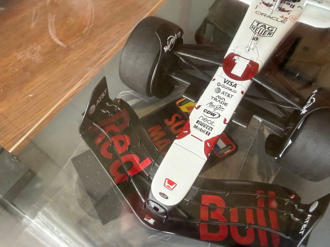 スパーク製　1/18 レッドブルRB21 日本GP フェルスタッペン車