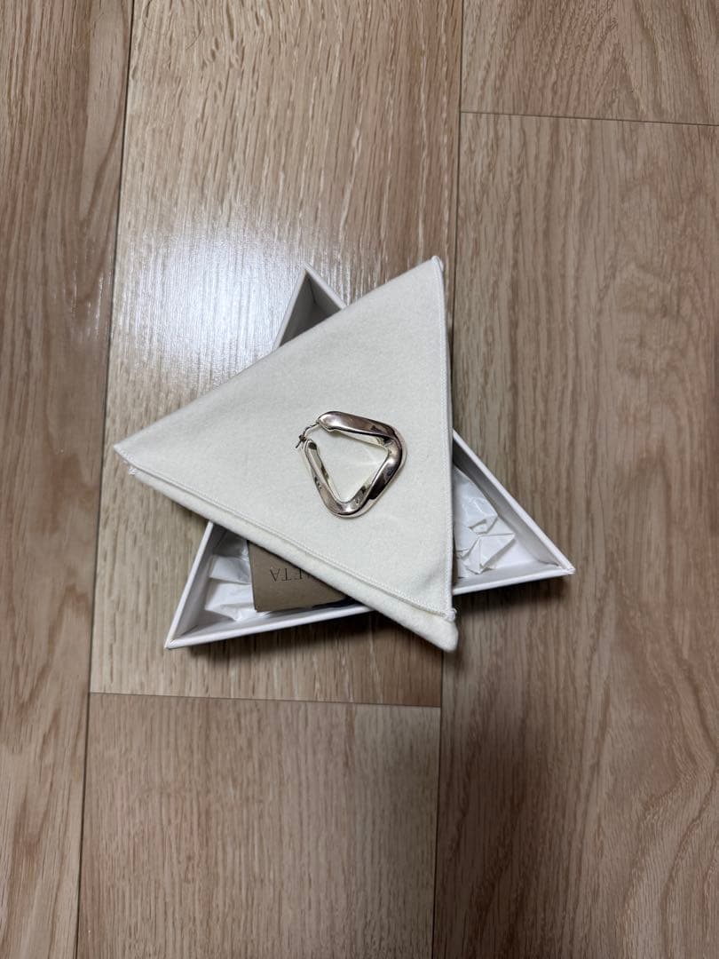 BOTTEGA VENETAシルバーピアス925 片耳