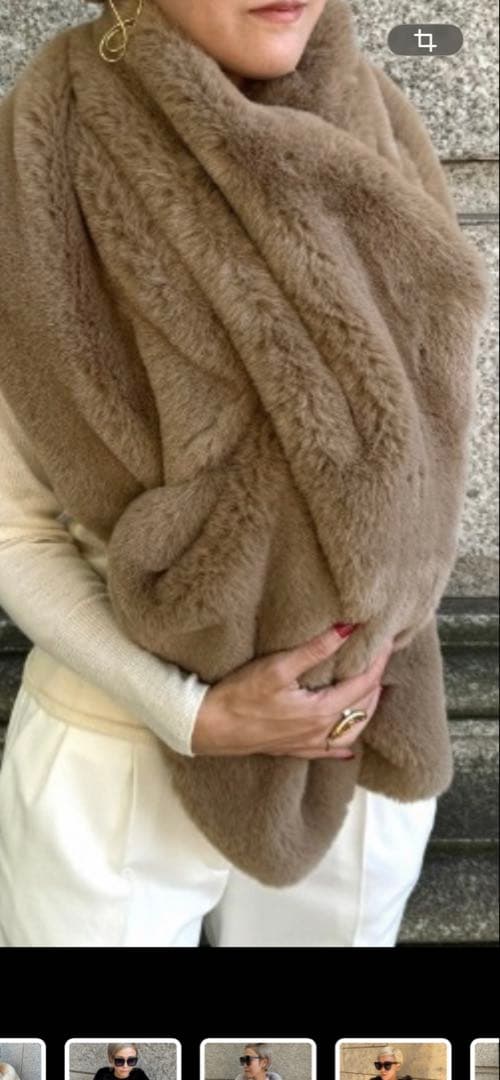 【値下】新品 JENNE ジェンヌ リッチボリュームファーケープ人気芝犬カラー