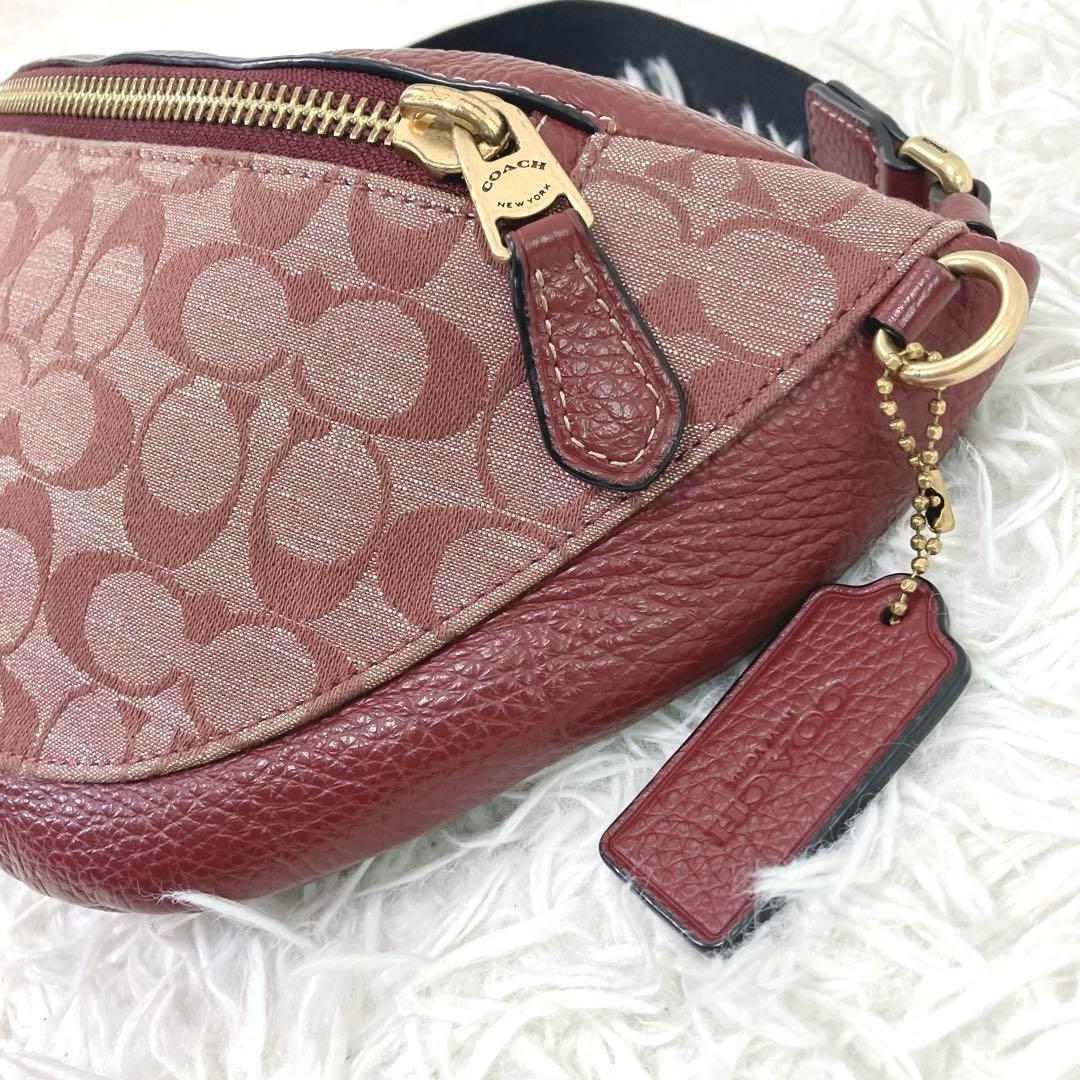 美品✨　コーチ　ボディバッグ　ワーレンベルトバッグ　バーガンディ　シグネチャー