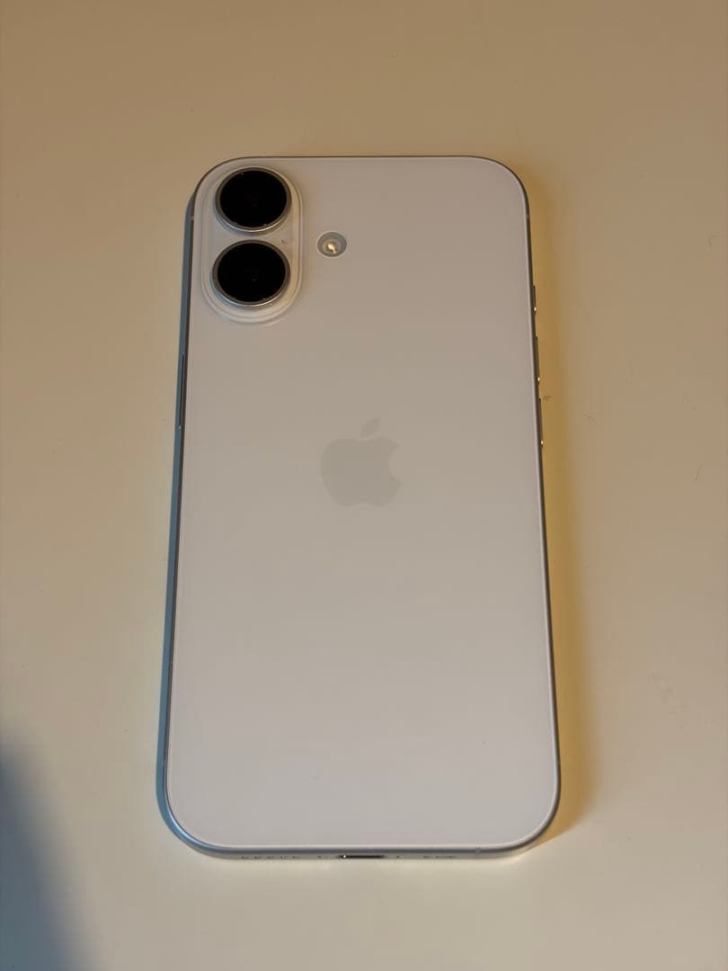 【傷アリ】Apple iPhone16 128G デュアルカメラ ホワイト