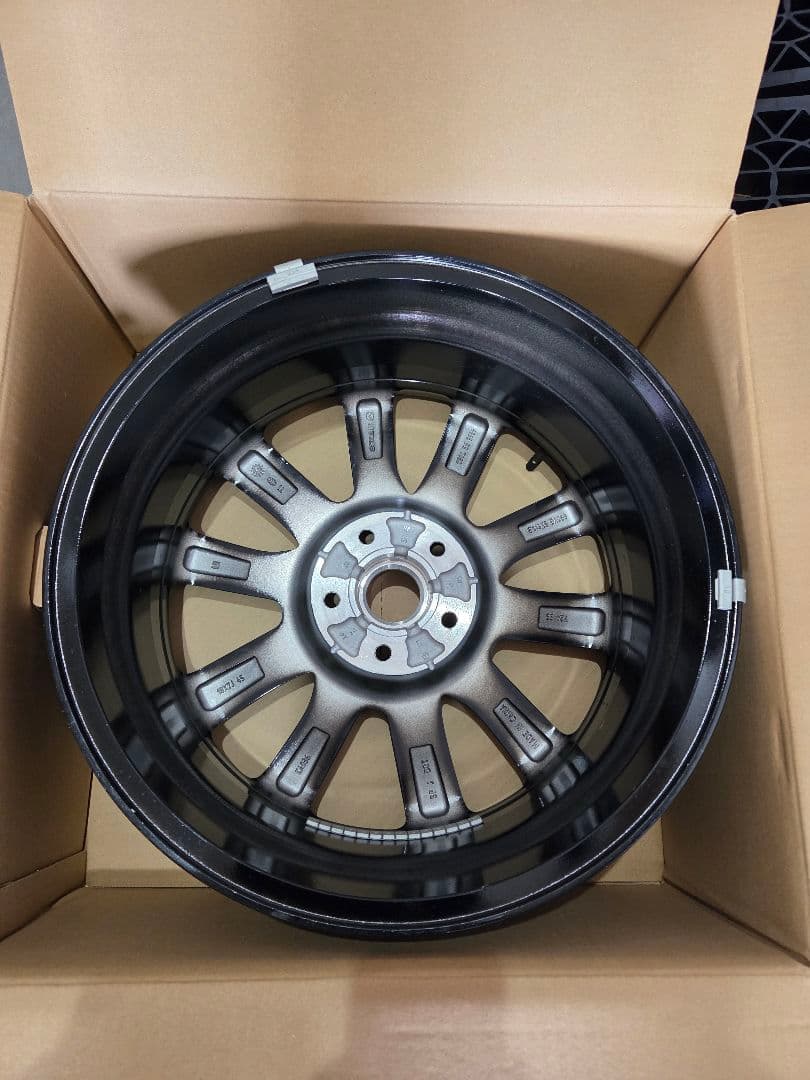 18インチ ブラック 多スポークホイール