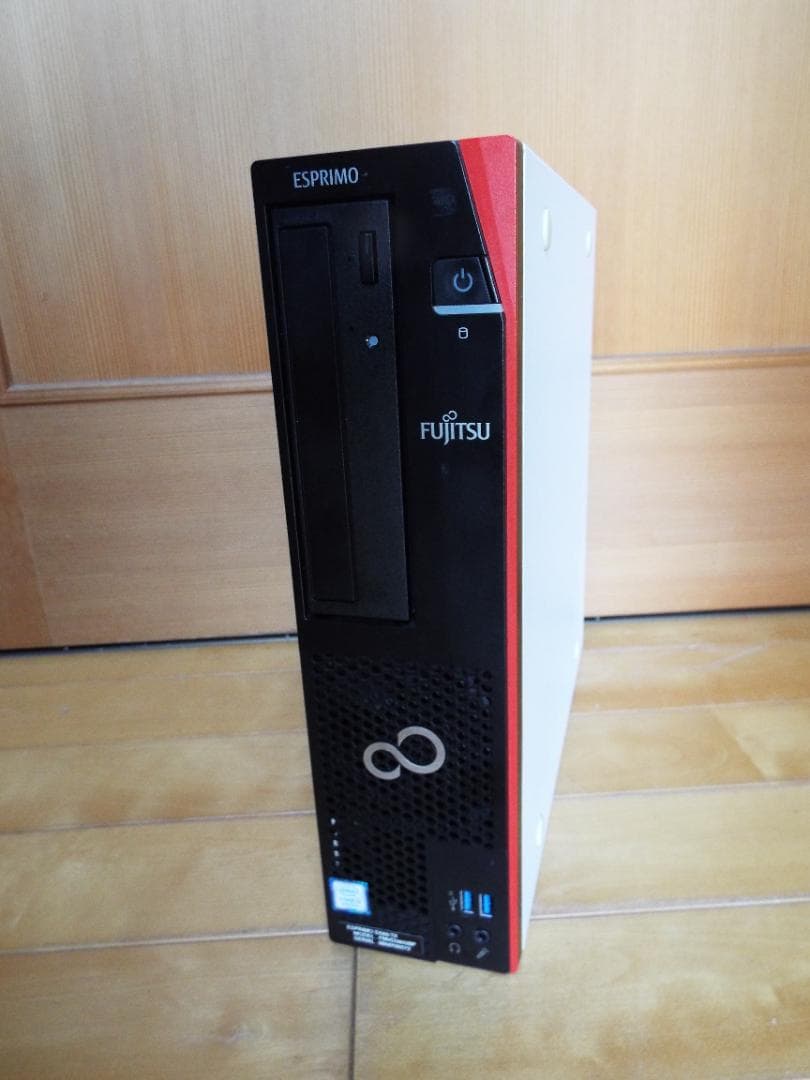 Windowsデスクトップ ESPRIMO D588/TX i3-8100 SSD256G+HDD500G
