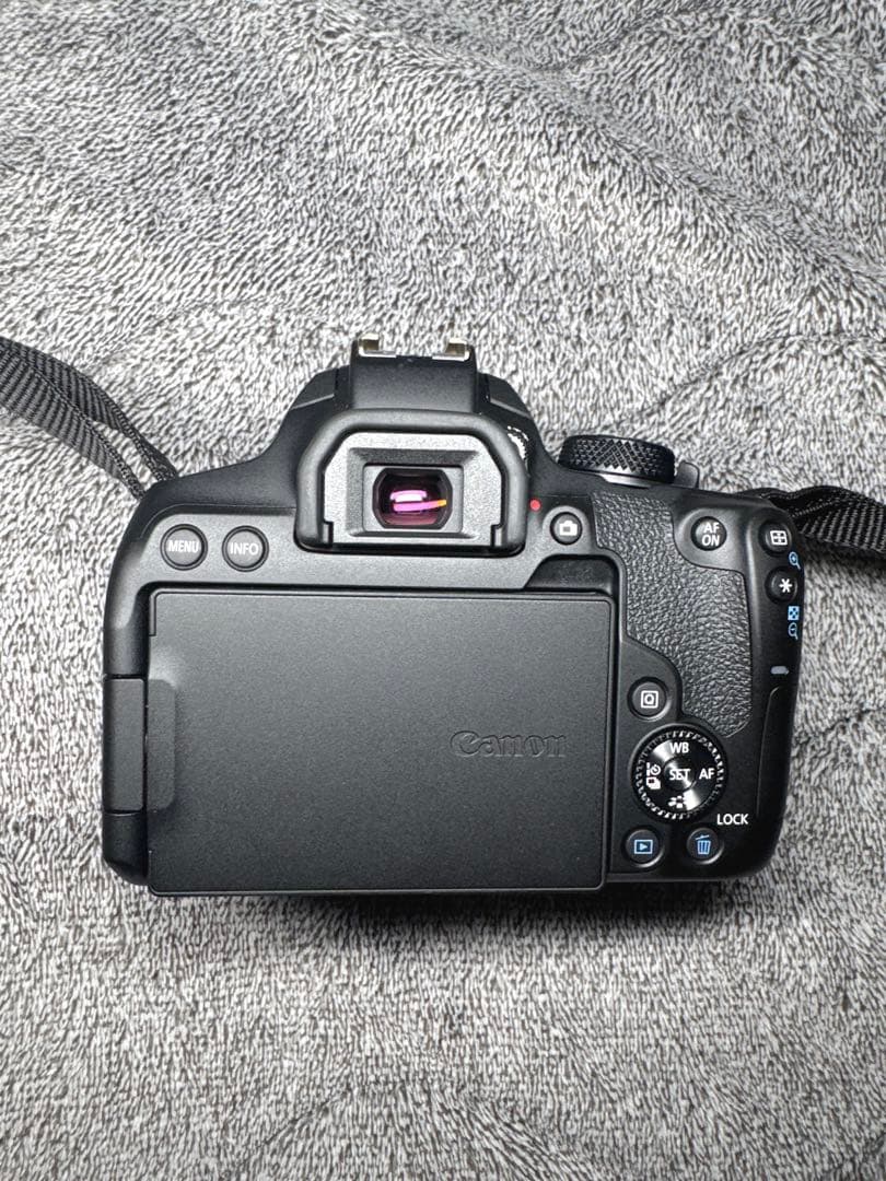 Canon EOS Kiss X10i 本体