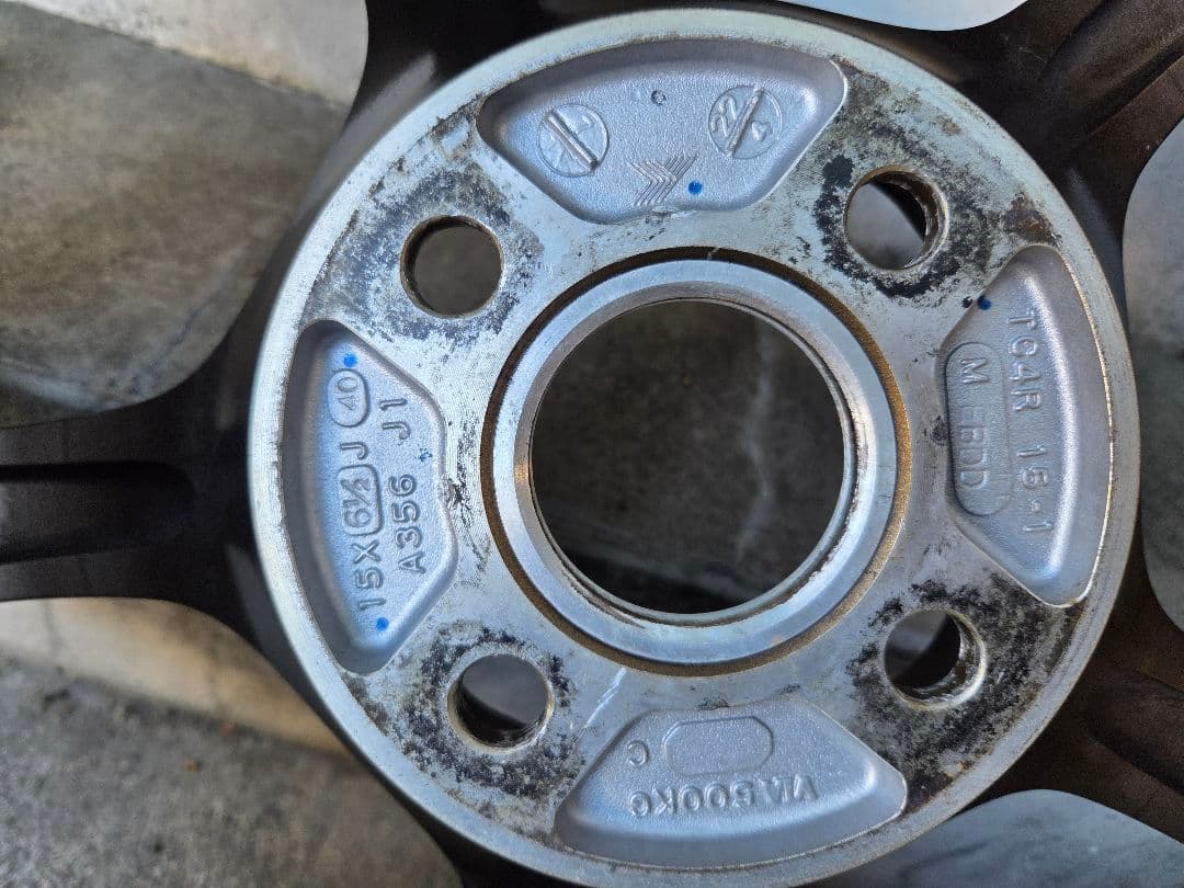 ADVAN TC-4 15インチ 4穴 PCD100 6.5j ET40