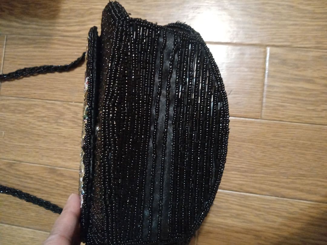 柏ビーズ刺繍 ショルダーバッグ 黒