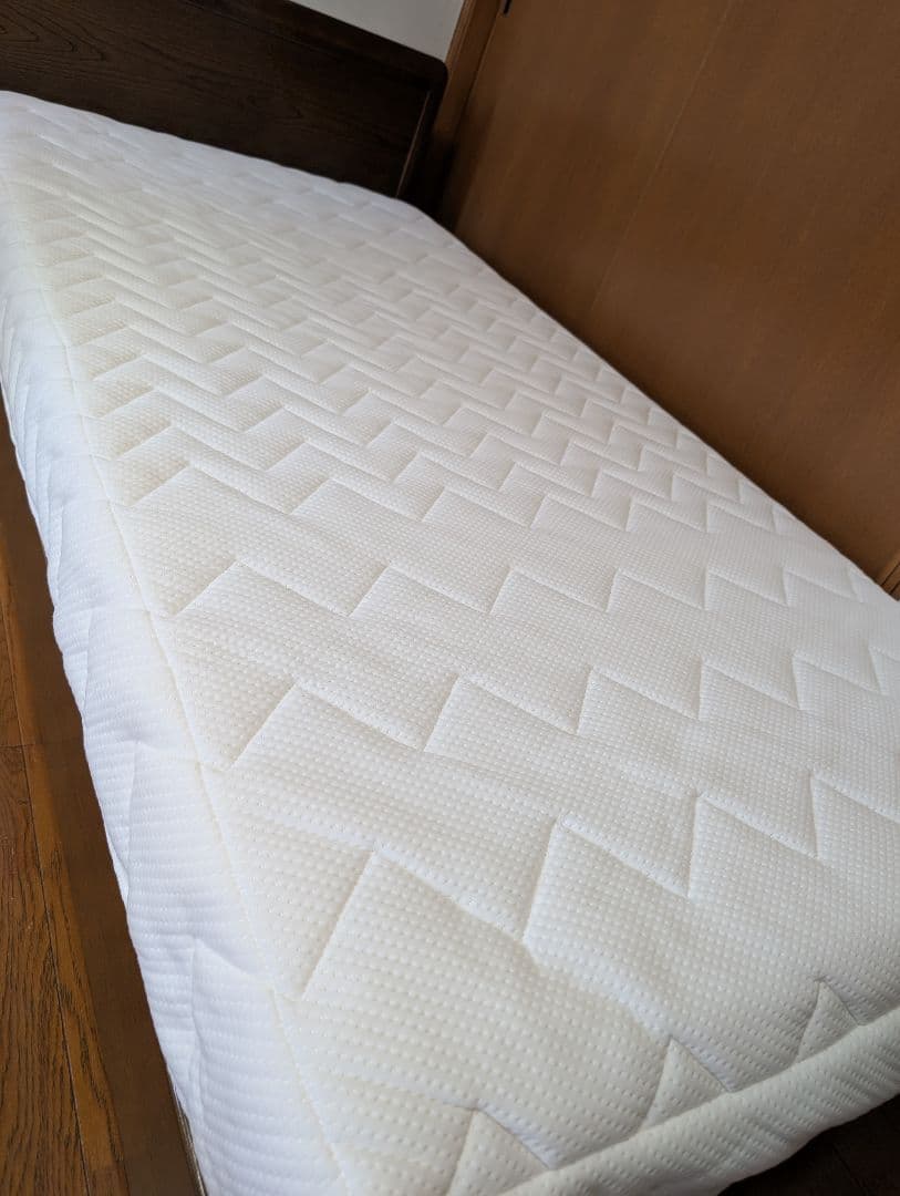 【美品】【送料込み】雲のやすらぎプレミアム　マットレス　シングルサイズ