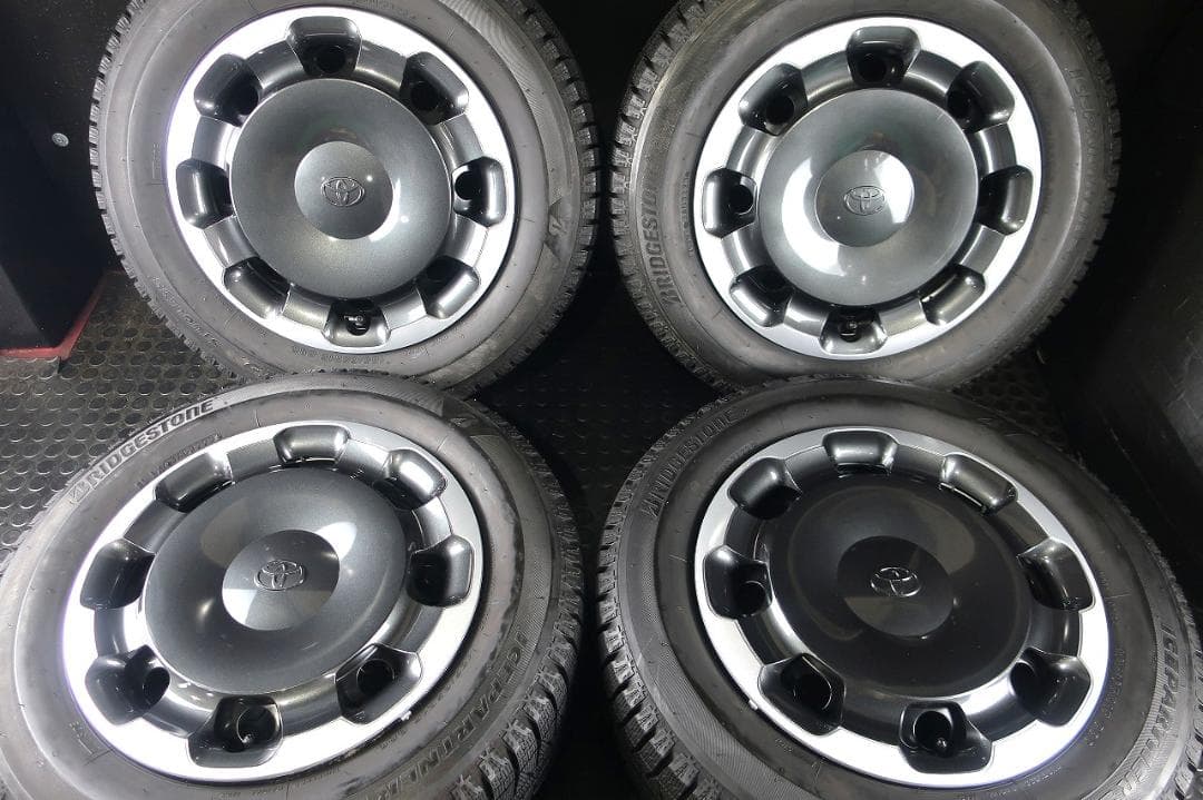 新車外し品 トヨタ 現行 10系シエンタ BSスタッドレス 185/65R15