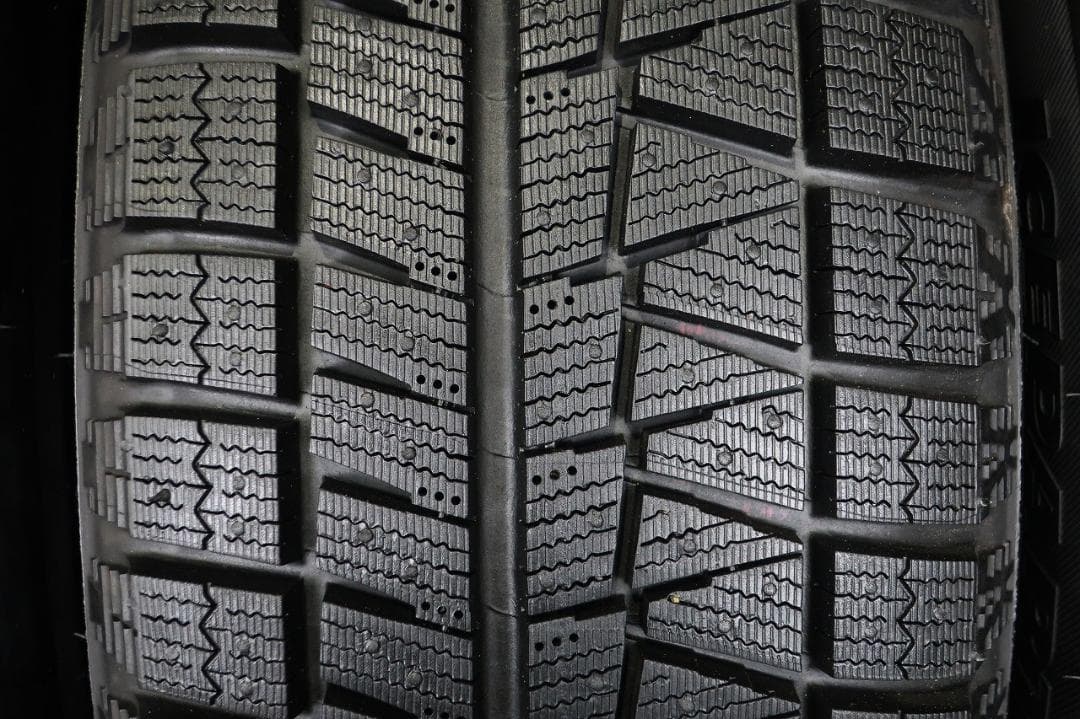 新車外し品 トヨタ 現行 10系シエンタ BSスタッドレス 185/65R15