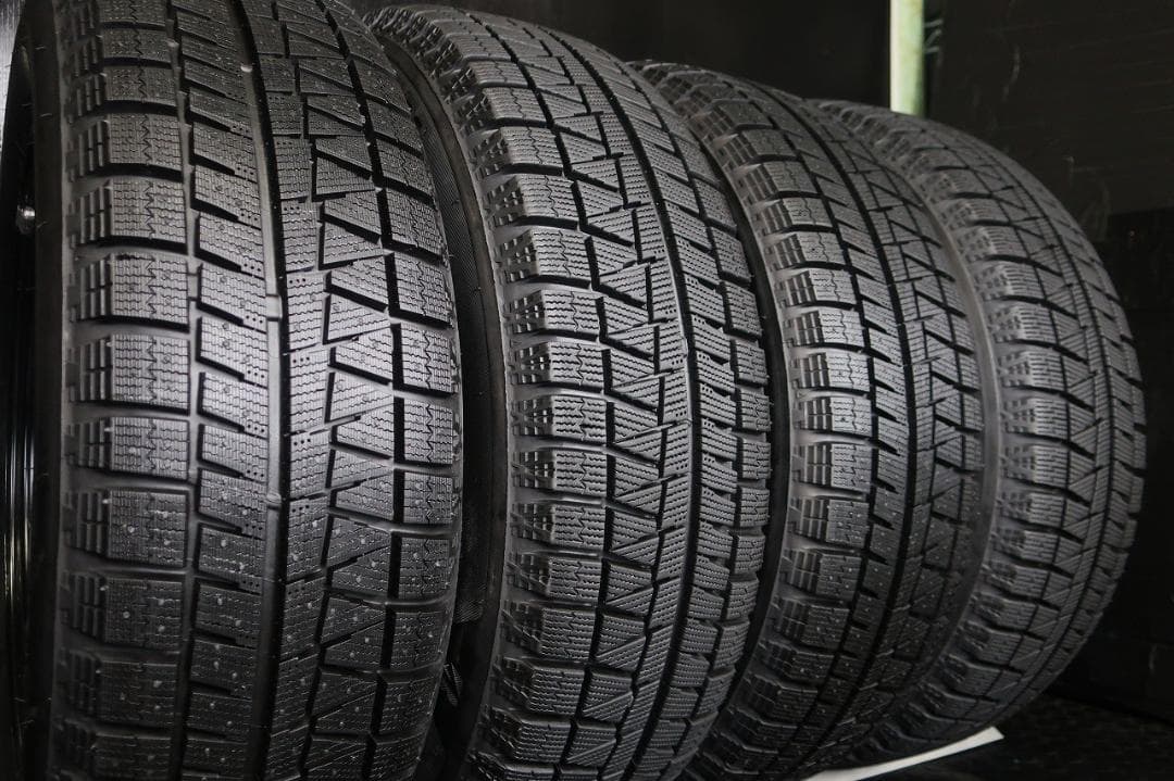 新車外し品 トヨタ 現行 10系シエンタ BSスタッドレス 185/65R15