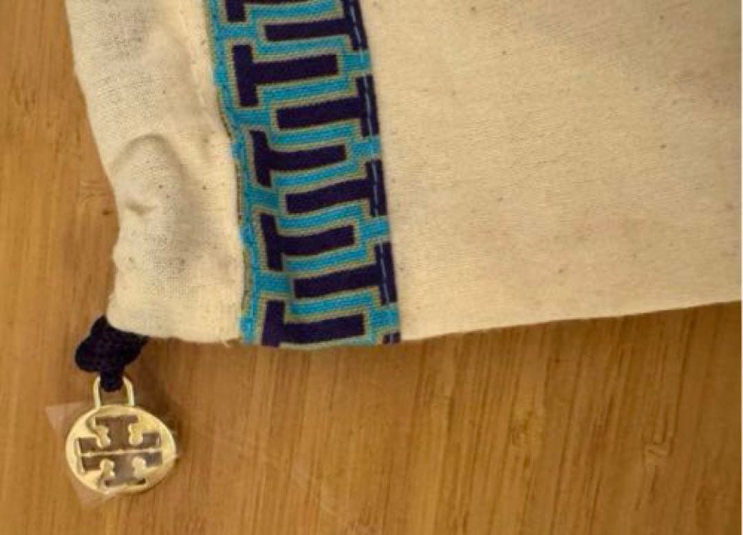 【新品未使用】Tory Burch レザー クラッチバッグ