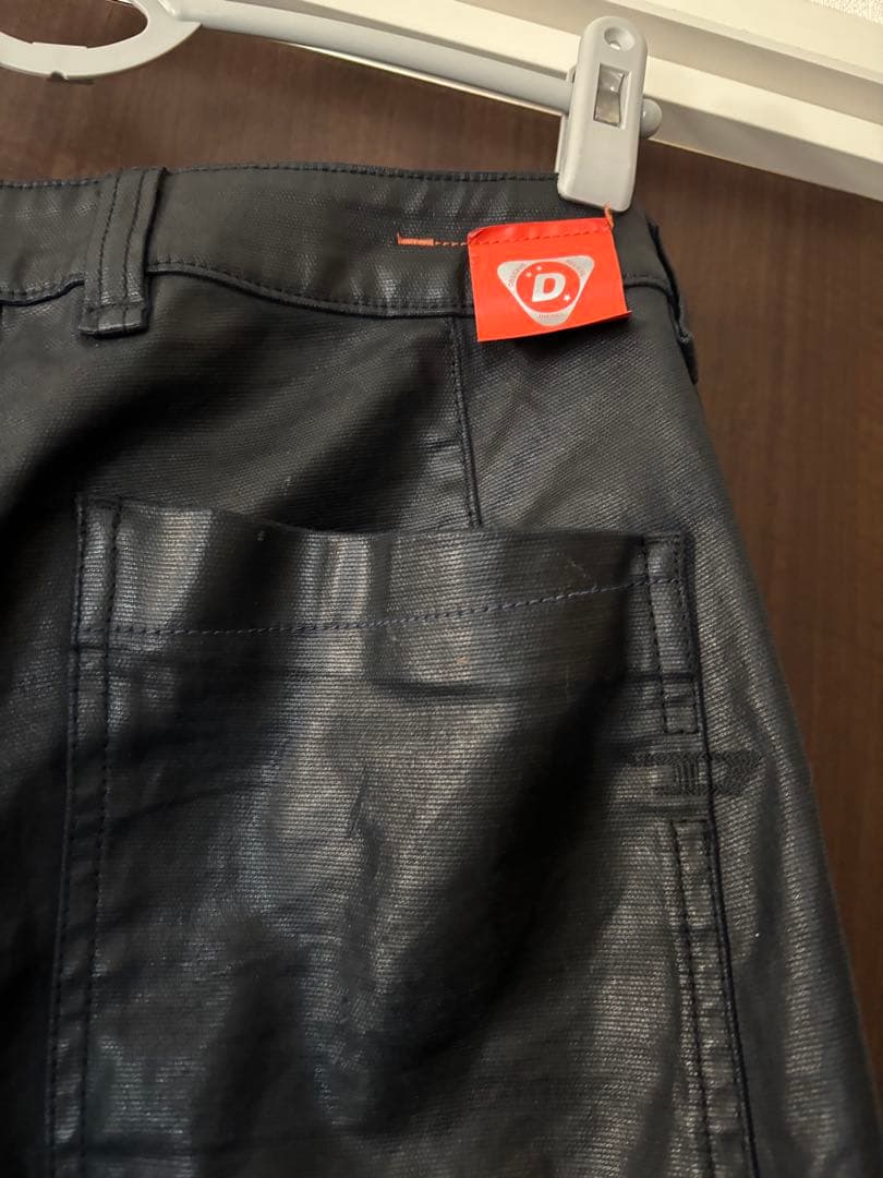 定価52800円 DIESEL 近年モデル　コーティングブラックデニム　ジーンズ
