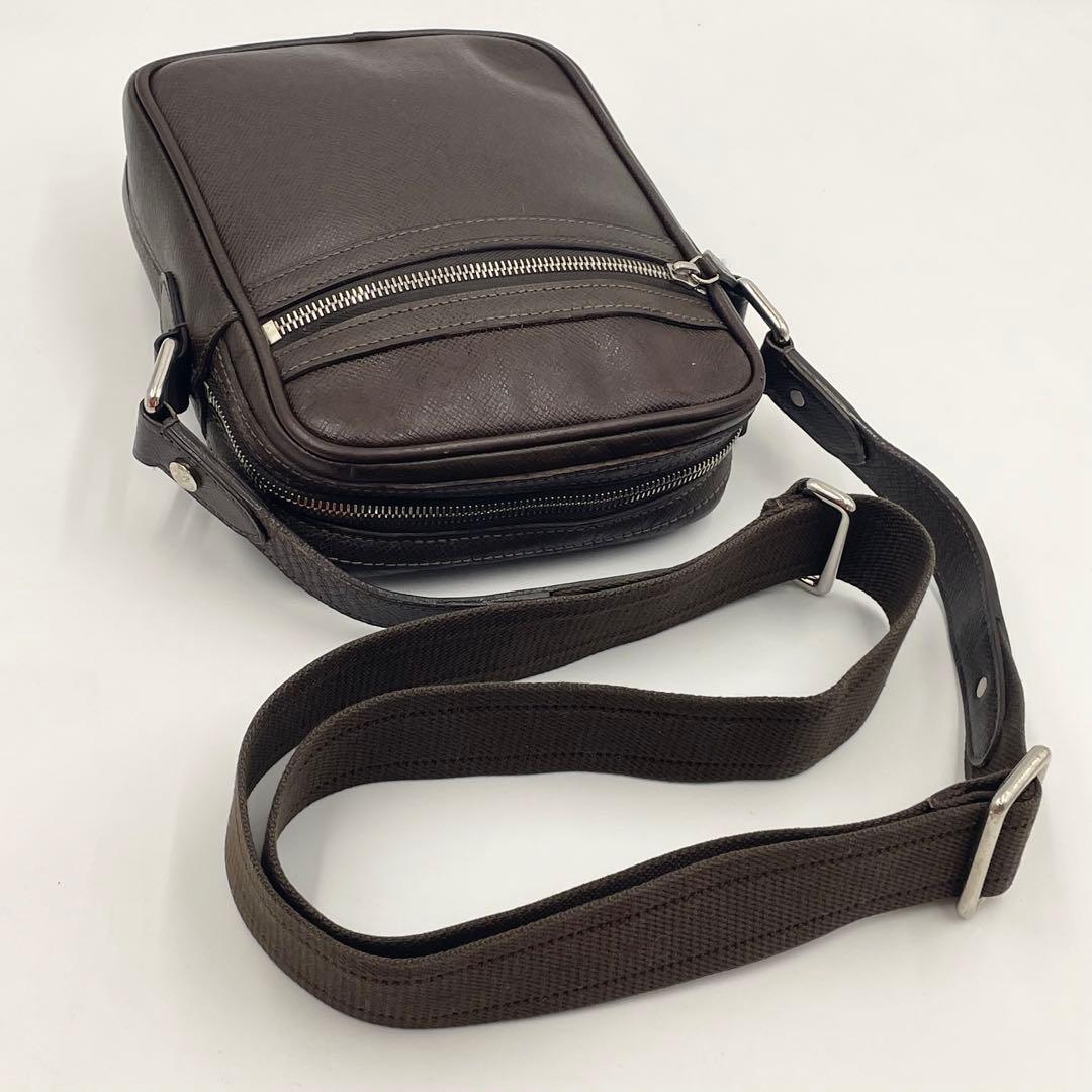 美品✨ルイヴィトン タイガ ディミトリM32462 ショルダーバッグ ブラウン