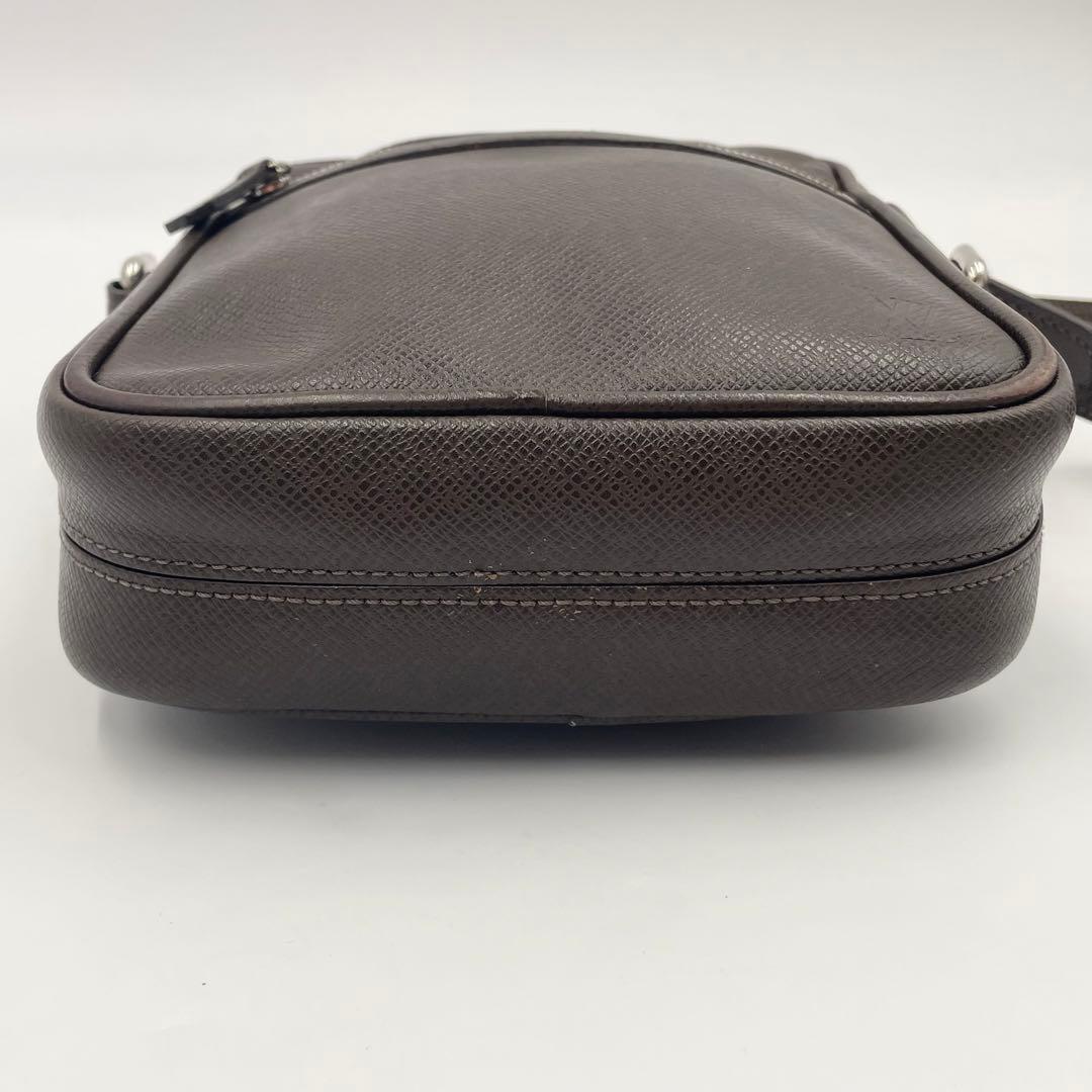 美品✨ルイヴィトン タイガ ディミトリM32462 ショルダーバッグ ブラウン