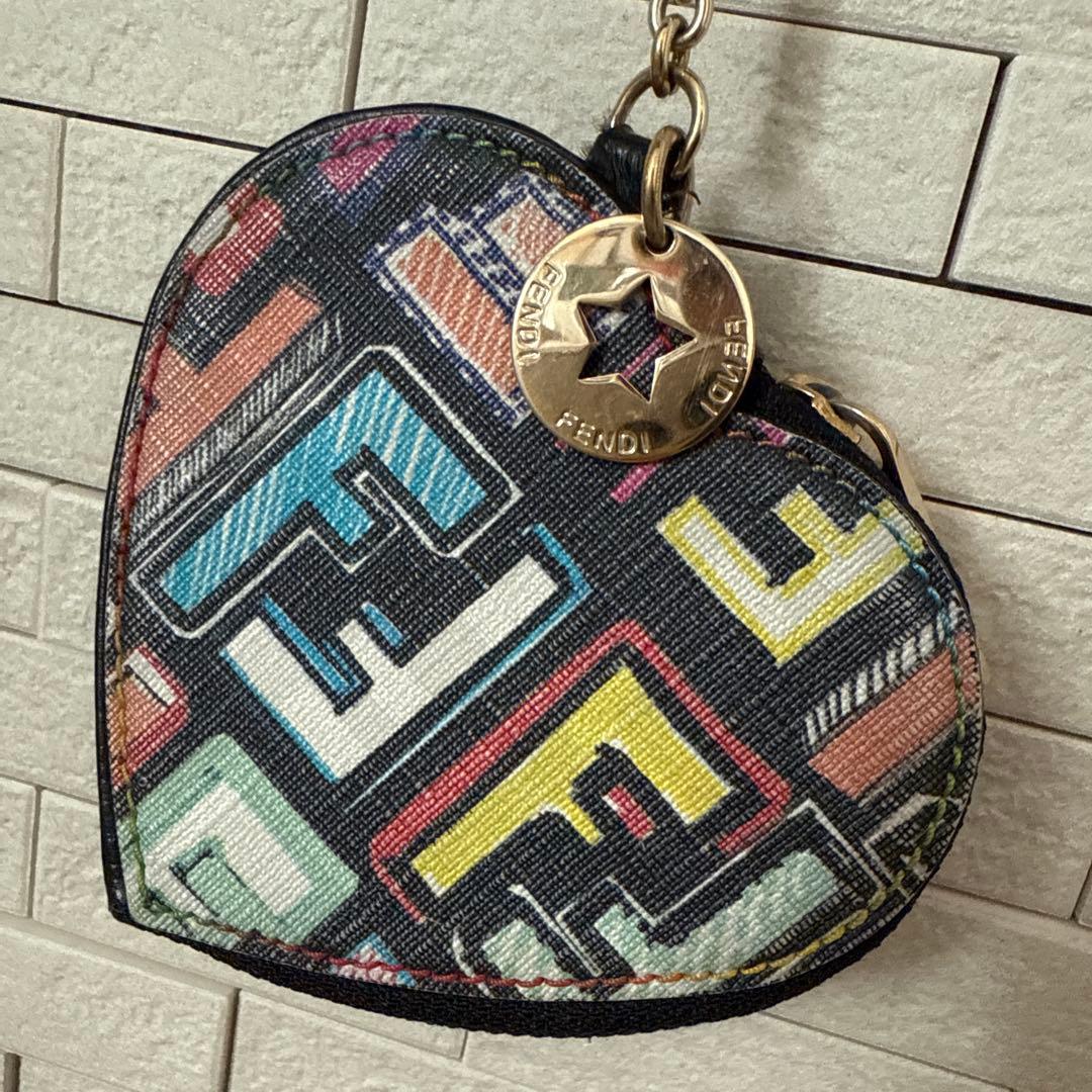 FENDI ハート型ケース