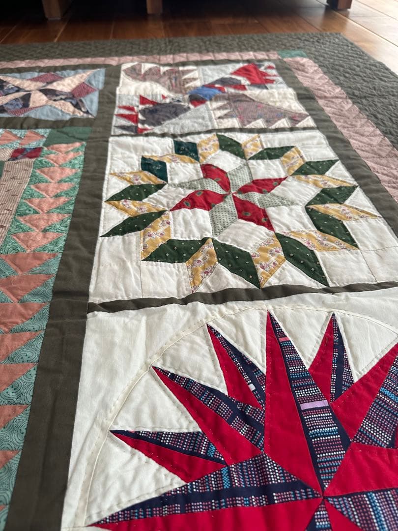 ハンドメイドパッチワーク　ベットカバー　タペストリー