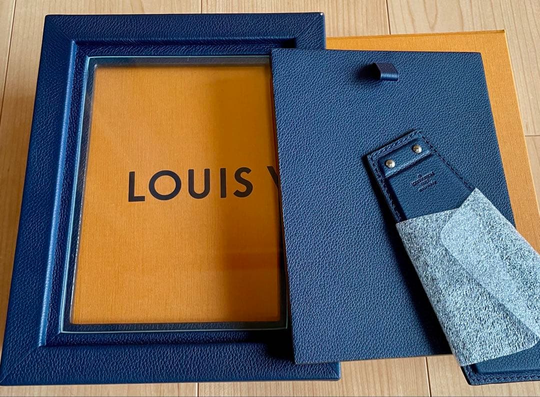 ルイヴィトン　フォトスタンド