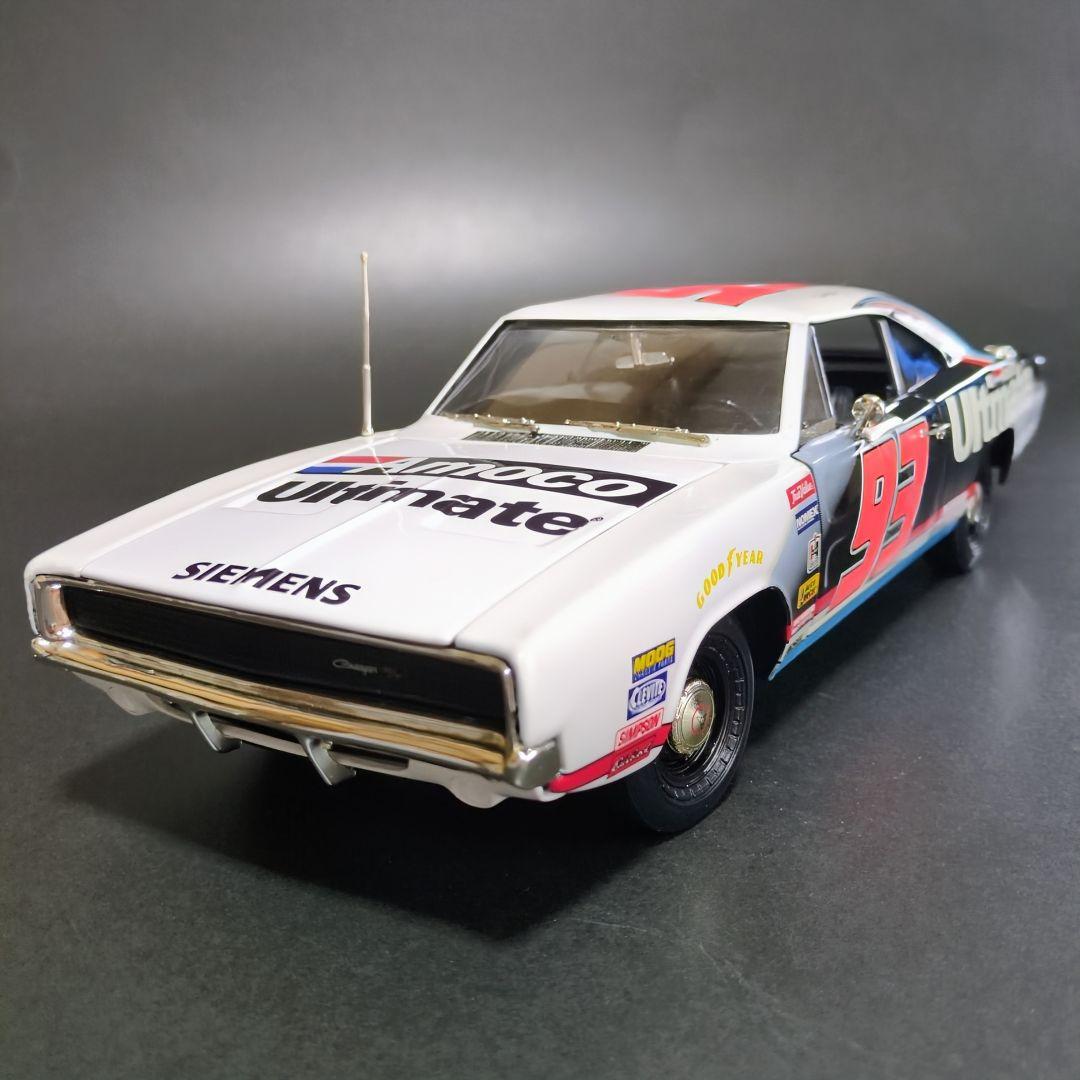 1/18ミニカー　 NASCAR　DODGE CHARGER　#93