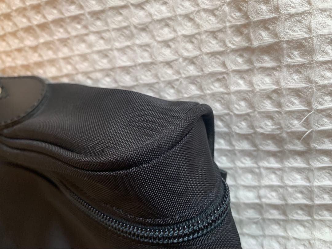 ナイロン製 ブラック ジッパーバッグ