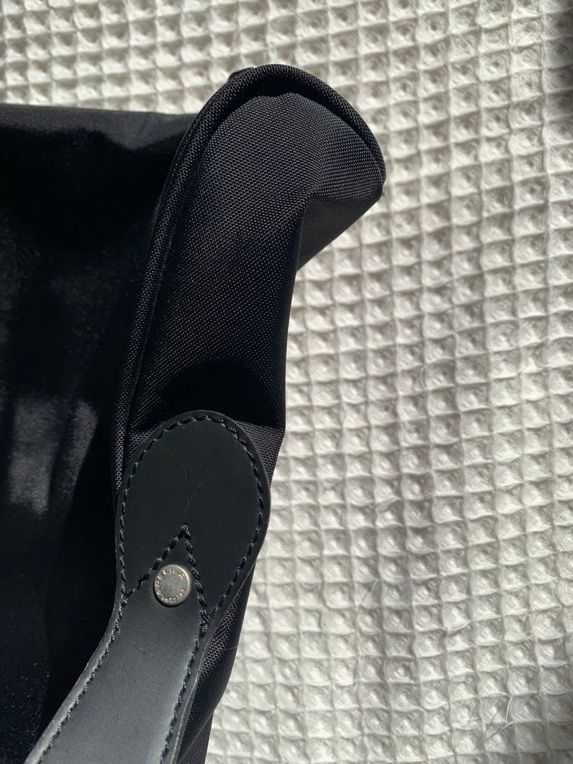 ナイロン製 ブラック ジッパーバッグ