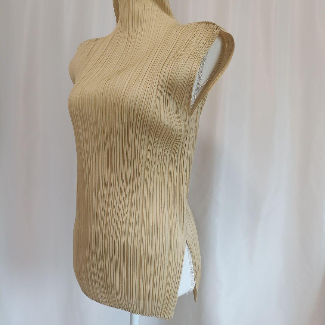 PLEATS PLEASE ベージュ ハイネック　ノースリーブ　チュニック