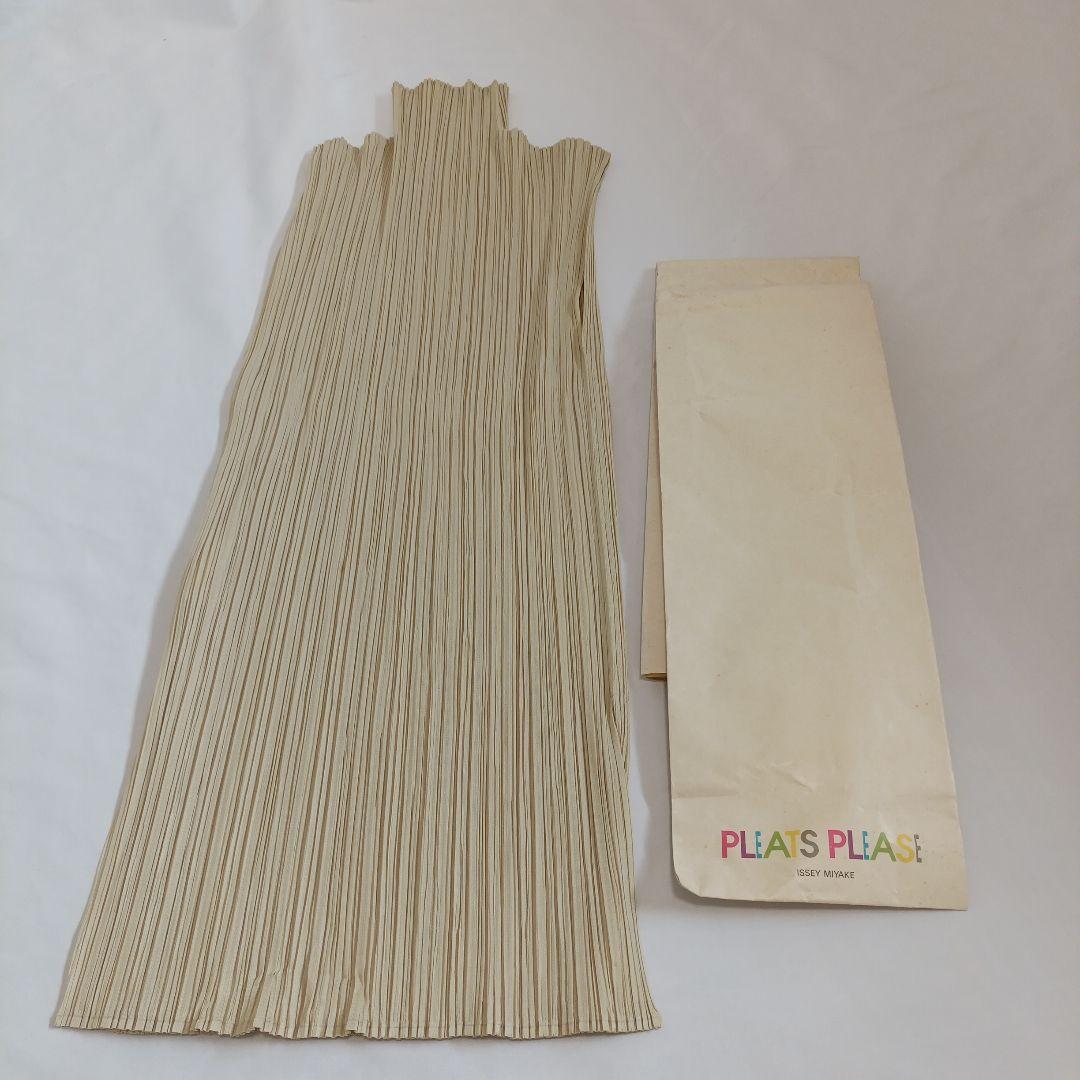 PLEATS PLEASE ベージュ ハイネック　ノースリーブ　チュニック