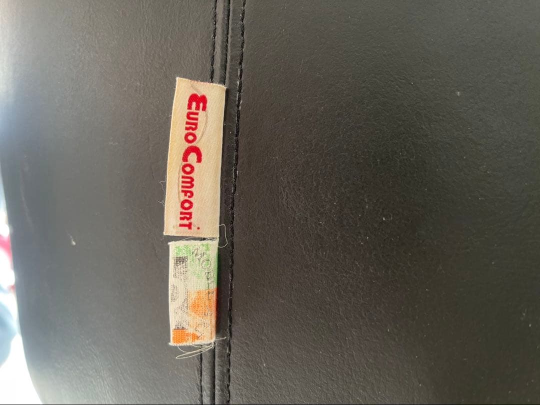 mobelArt 1人掛けレザーソファ　スタッズ装飾付き