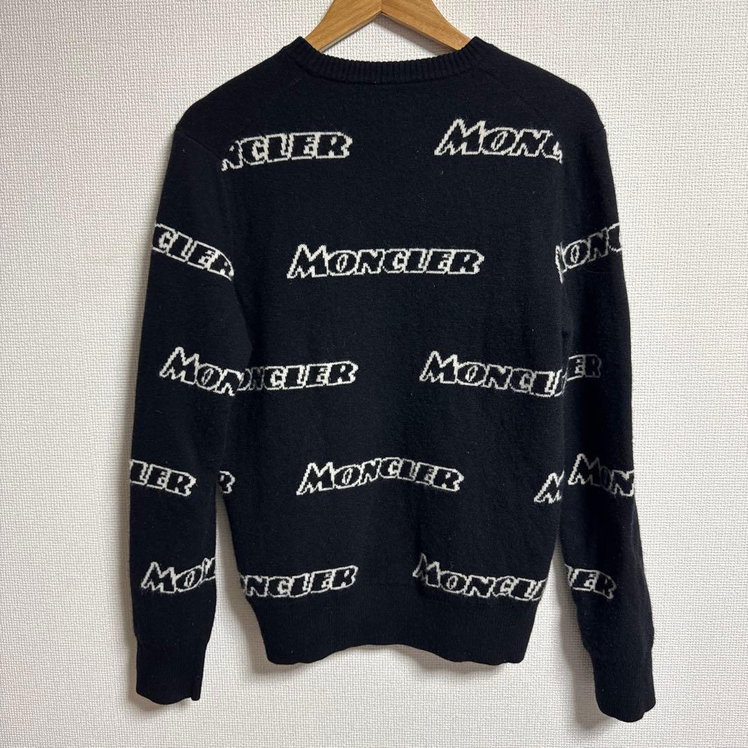 【人気】MONCLER ブラック ニットセーター ロゴ入り　黒　mサイズ