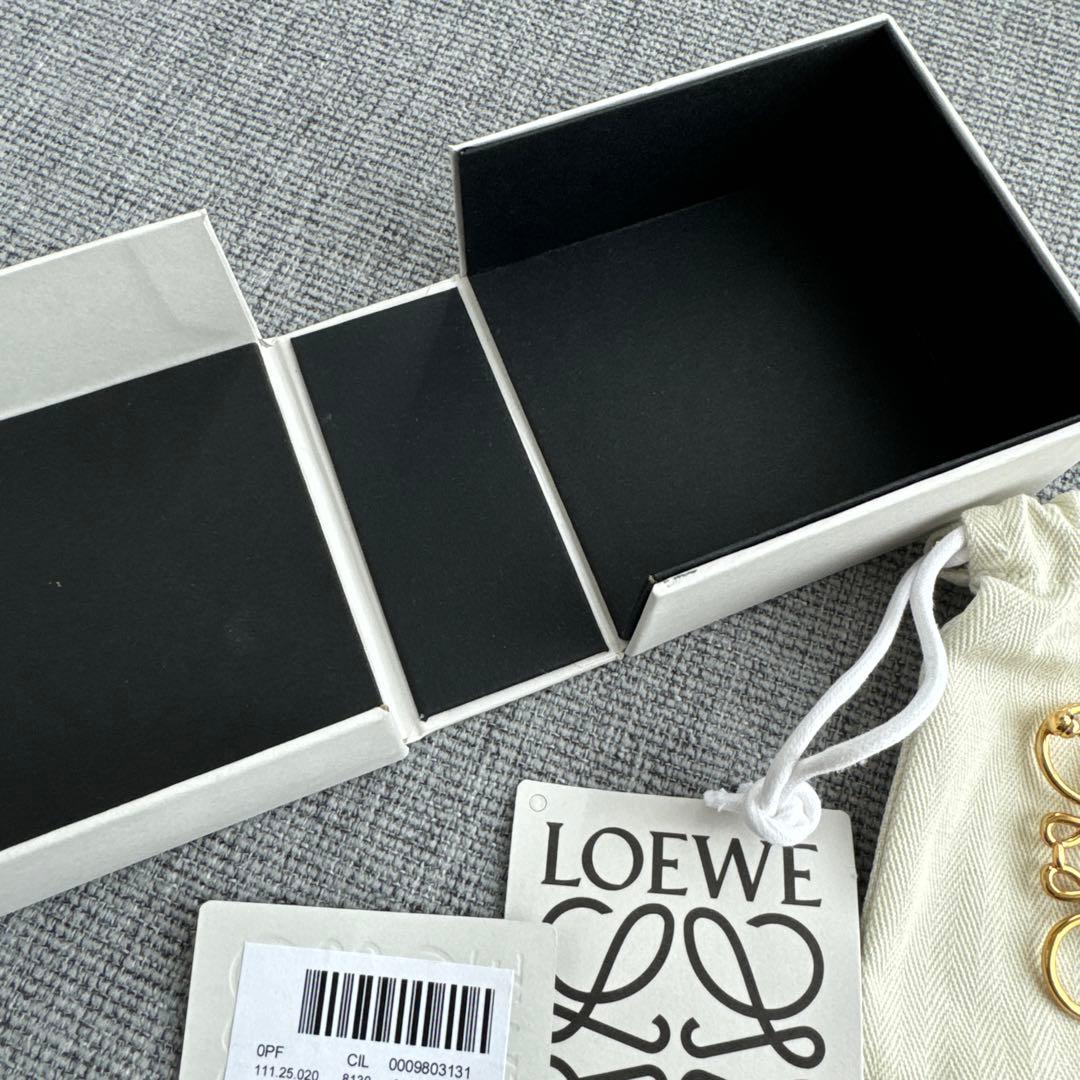 LOEWE アナグラムブローチ ゴールド　未使用