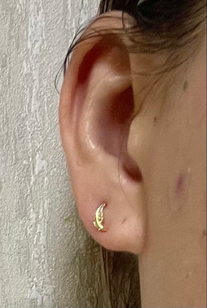 agete k18羽ピアス(片耳用)