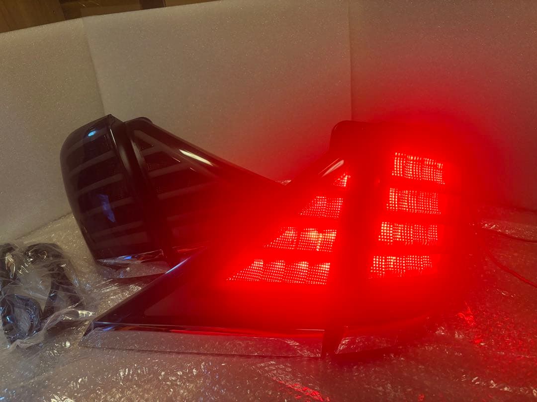 ★美品★ヴァレンティ テールランプ valenti REVO ヴェルファイア★