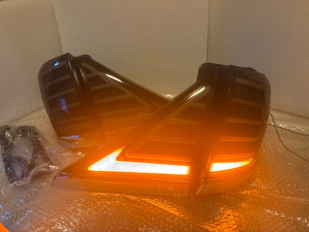 ★美品★ヴァレンティ テールランプ valenti REVO ヴェルファイア★