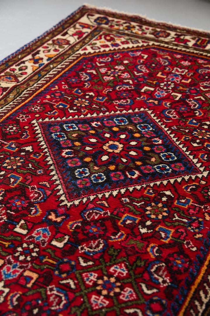 ヴィンテージラグ　ペルシャ絨毯　トライバルラグ（157×105cm）赤　青　黃