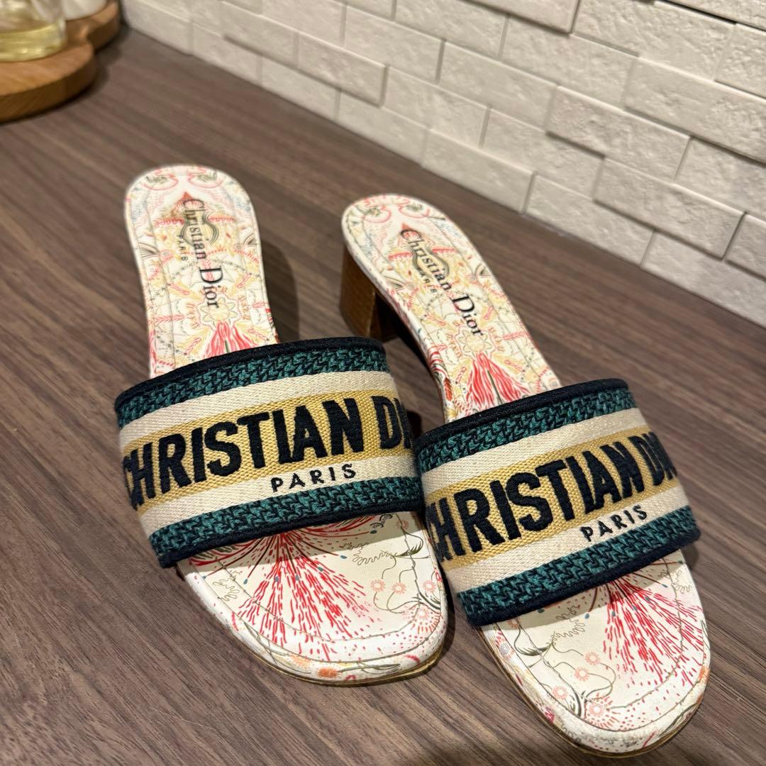 Christian Dior ロゴ入りサンダル
