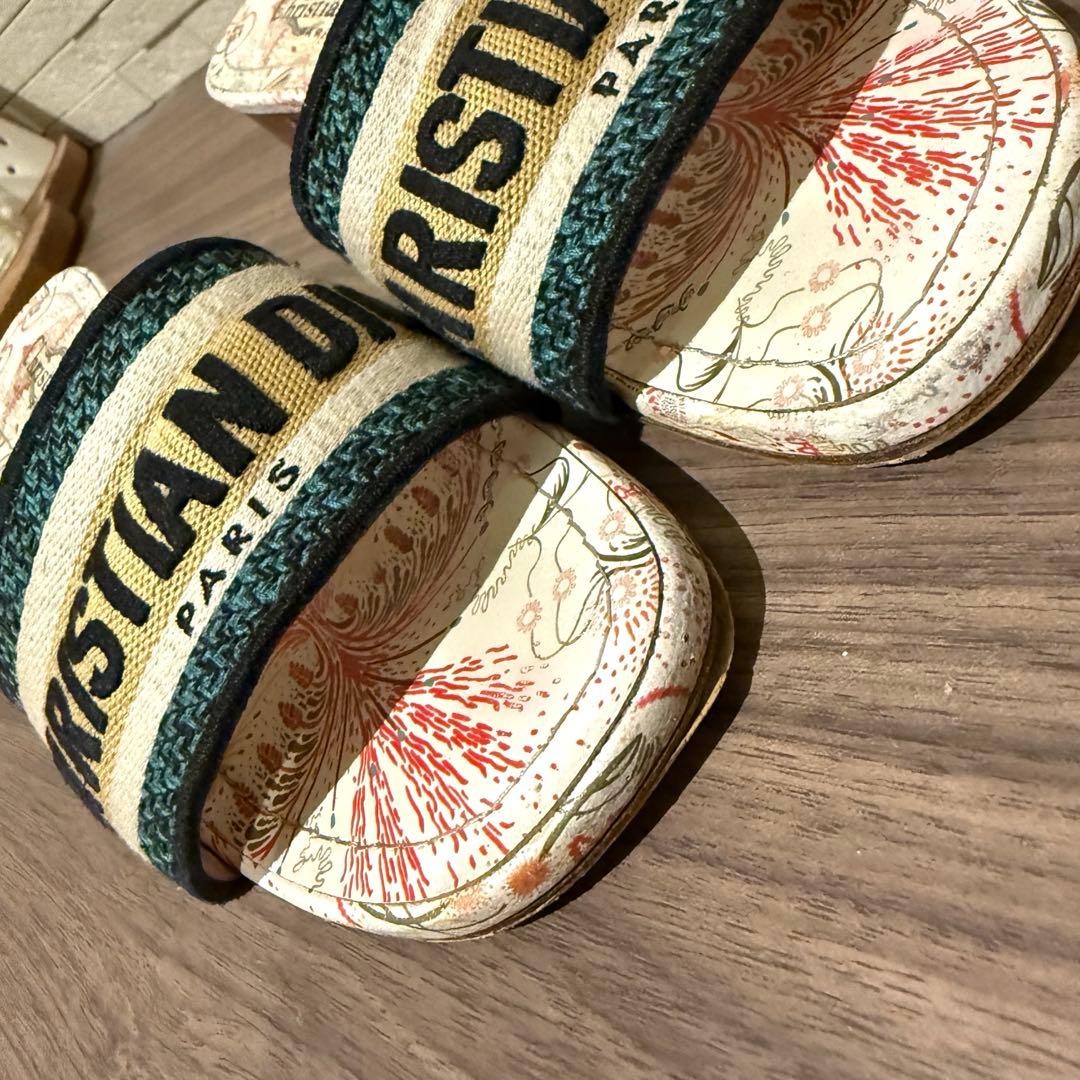 Christian Dior ロゴ入りサンダル