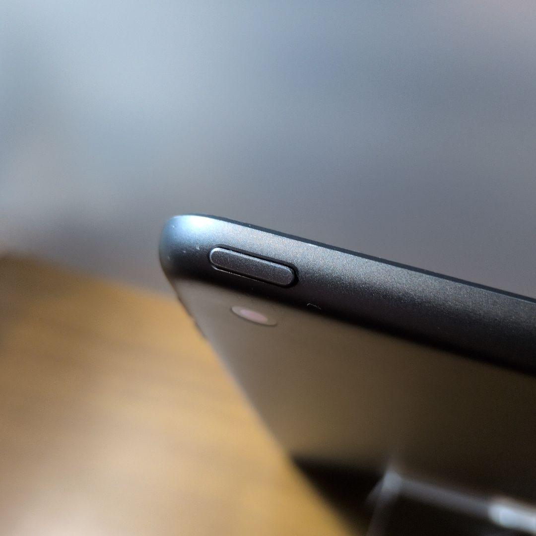 iPad第7世代 128GB SIMフリースペースグレイ 10.2インチ 本体